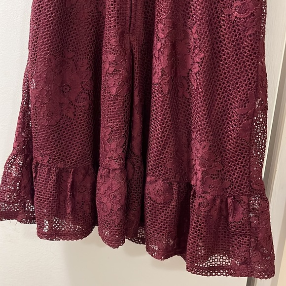 Floral Lace Dress. - Picture 7 of 10